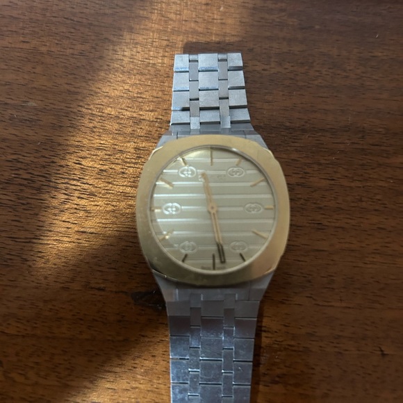 Gucci 38 mm watch - Picture 6 of 8